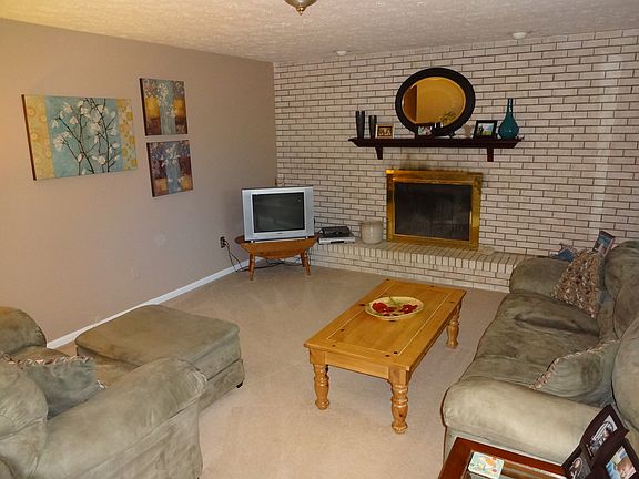 2nd image of 32692 Electric Blvd
