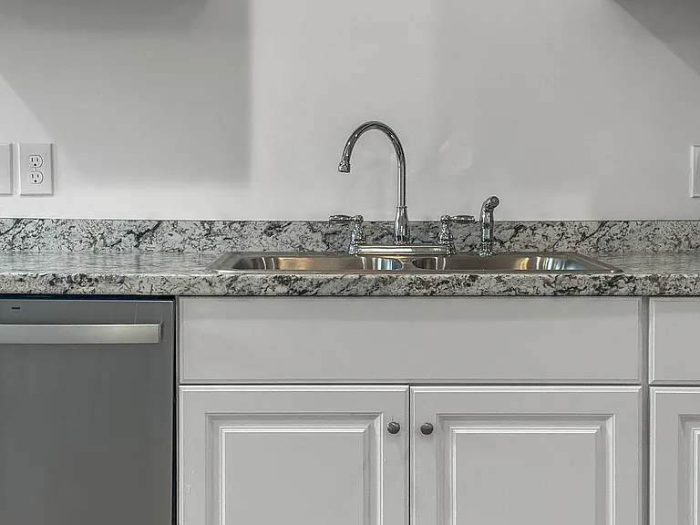 2220 Flesher Ave — Photo 11