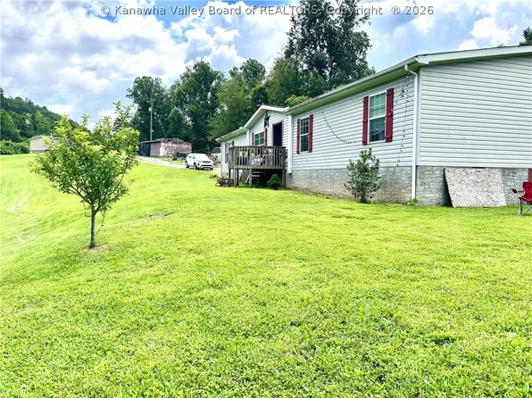 1407 State Route 34, Hurricane, WV 25526