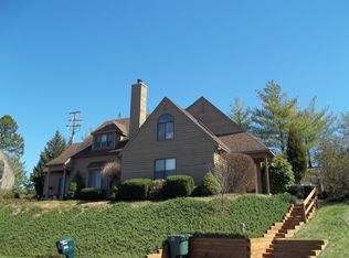 1687 Royal Oak Ct, Charlottesville, VA