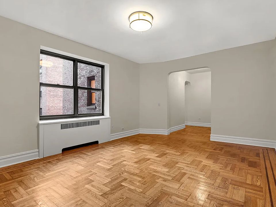 1st image of 110 Bennett Ave APT 4A