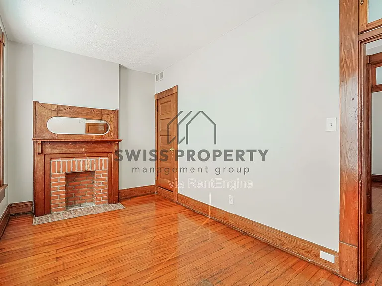 804 E Main St — Photo 7