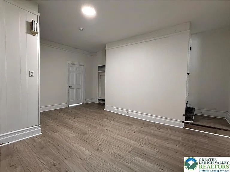 423 Front St #2 — Photo 3