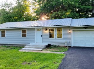 7 Donna Dr, Gansevoort, NY 12831