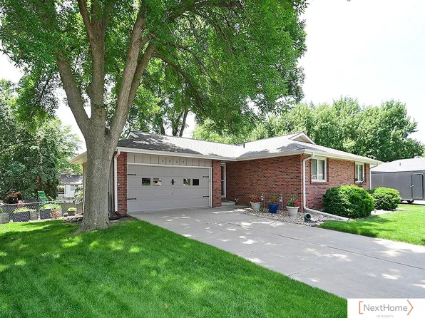 5827 Skylark Ln, Lincoln, NE 68516