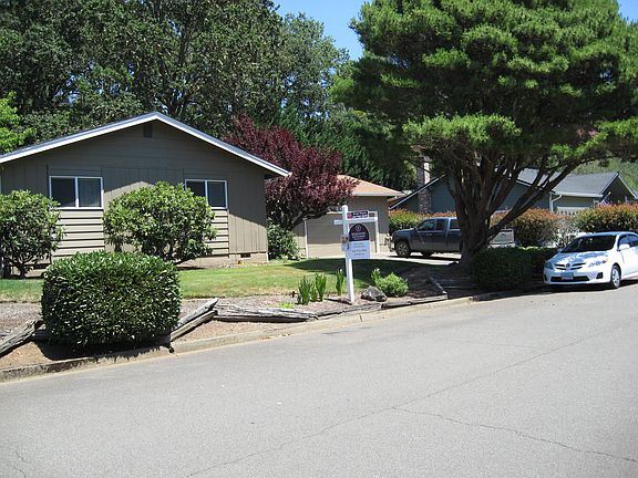 3rd image of 209 N River Dr #Single
