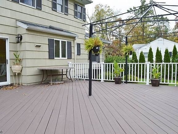 2nd image of 30 Lincoln Ave