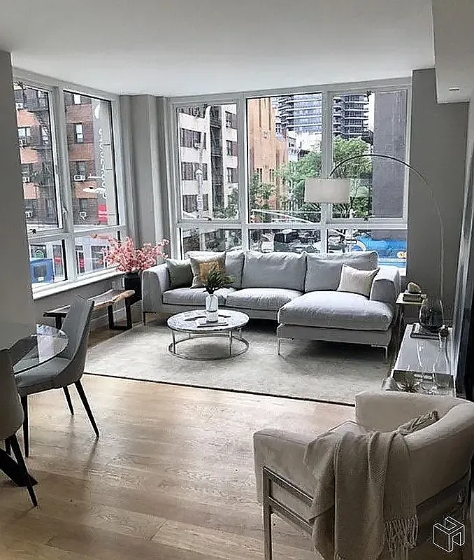 301 E 61st St APT 3B photo 1