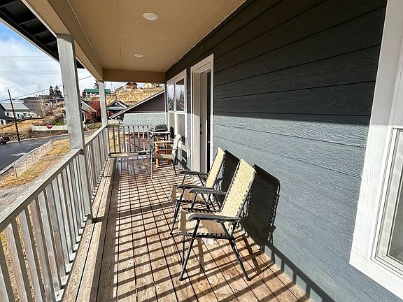 3rd image of 11 Mullin St