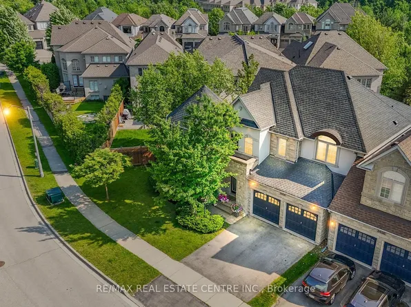 2454 Springforest Dr, Oakville, ON L6M 0A1