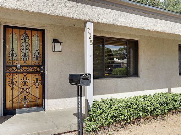 3rd image of 725 Solano Dr NE