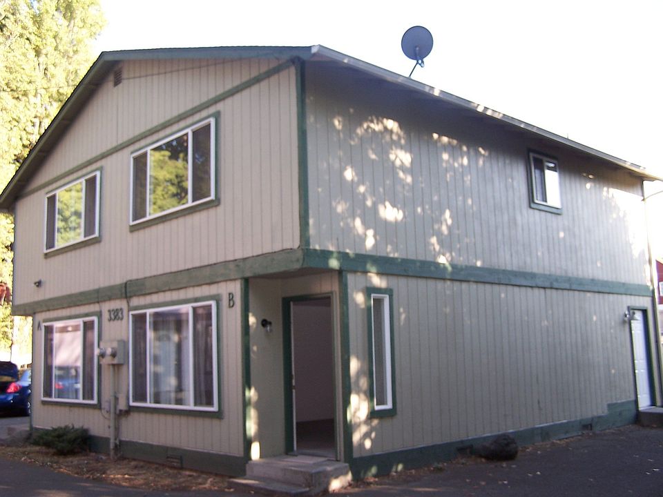 Townhouse Style 2 units