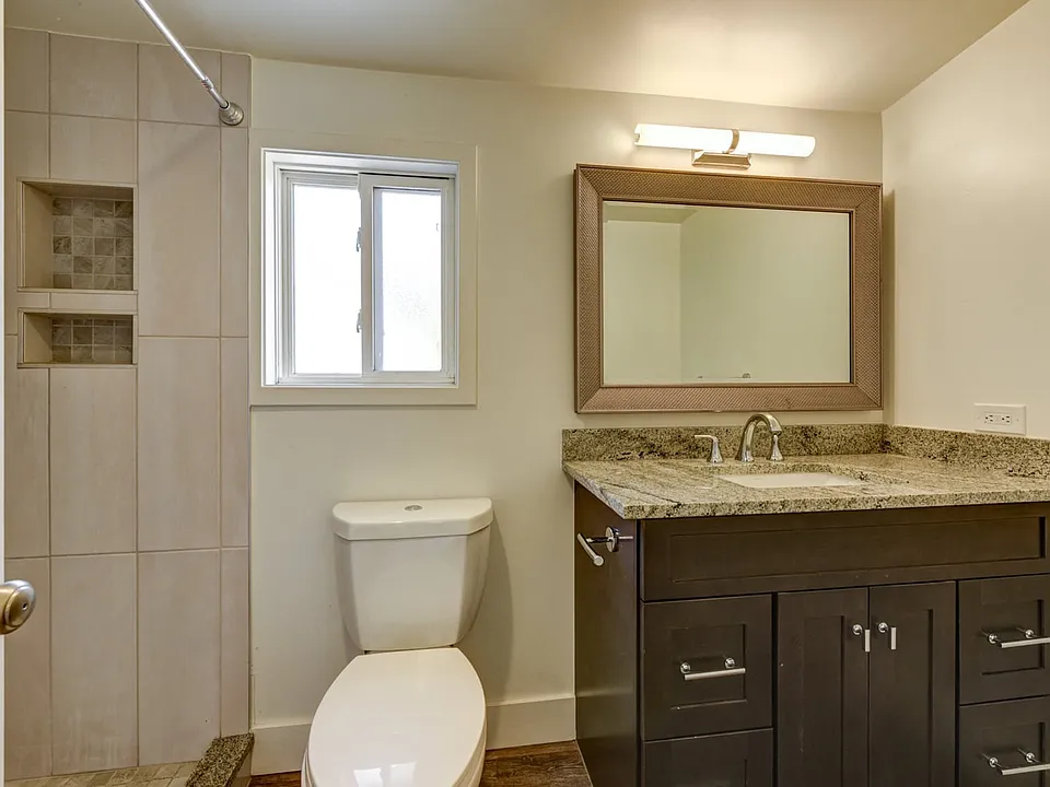 Bathroom 2015.5 S High
