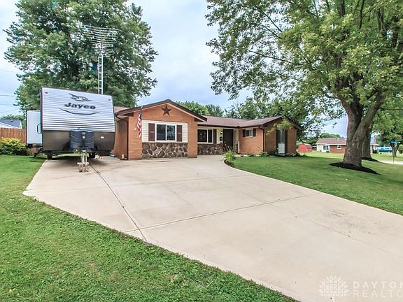 3rd image of 1366 Ottawa Dr