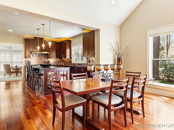 3rd image of 610 Old Macatawa Ct
