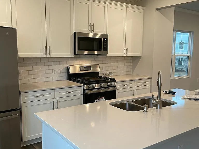 746 Gimari Dr — Photo 4
