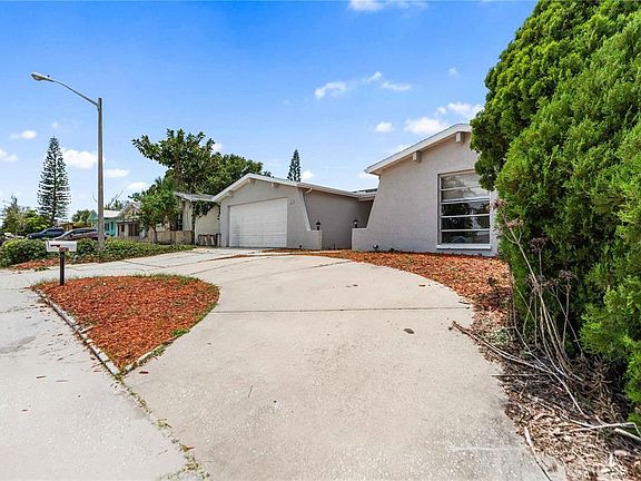 3rd image of 9307 Richwood Ln