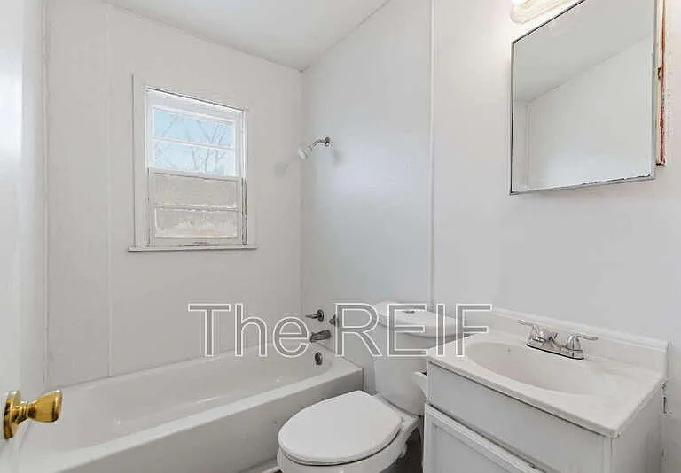 813 Alvord Ave — Photo 8