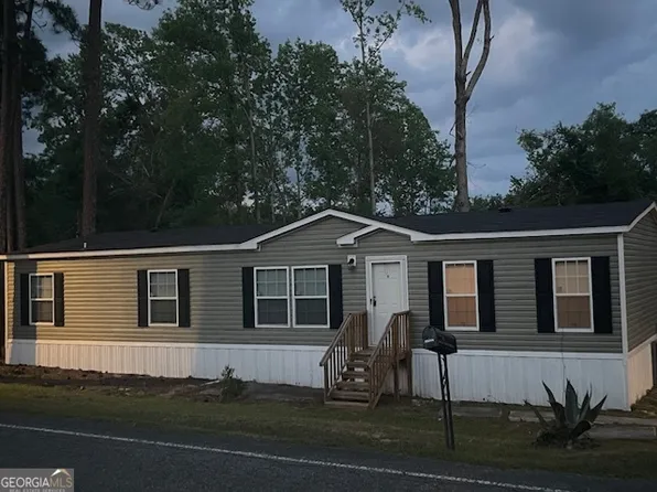 160 E Willow Creek Ln, Mc Rae Helena, GA 31055