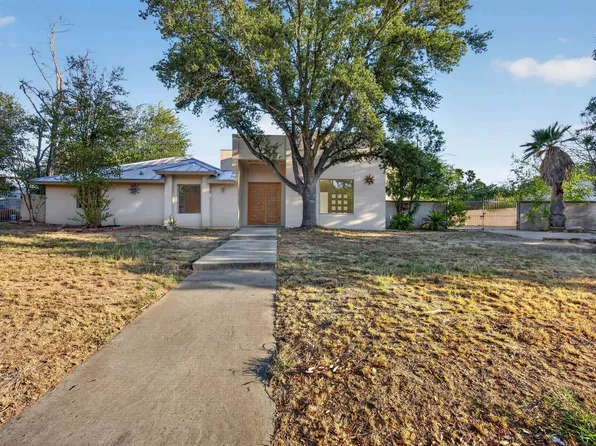 1323 E Country Dr, Laredo, TX 78045