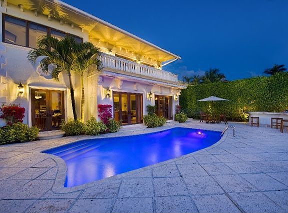 4th image of 102 S Hibiscus Dr