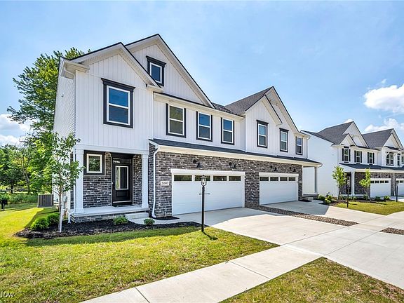 2nd image of 2097 Glenmont Dr