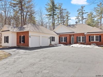 712 Carlton Rd, Clifton Park, NY, 12065