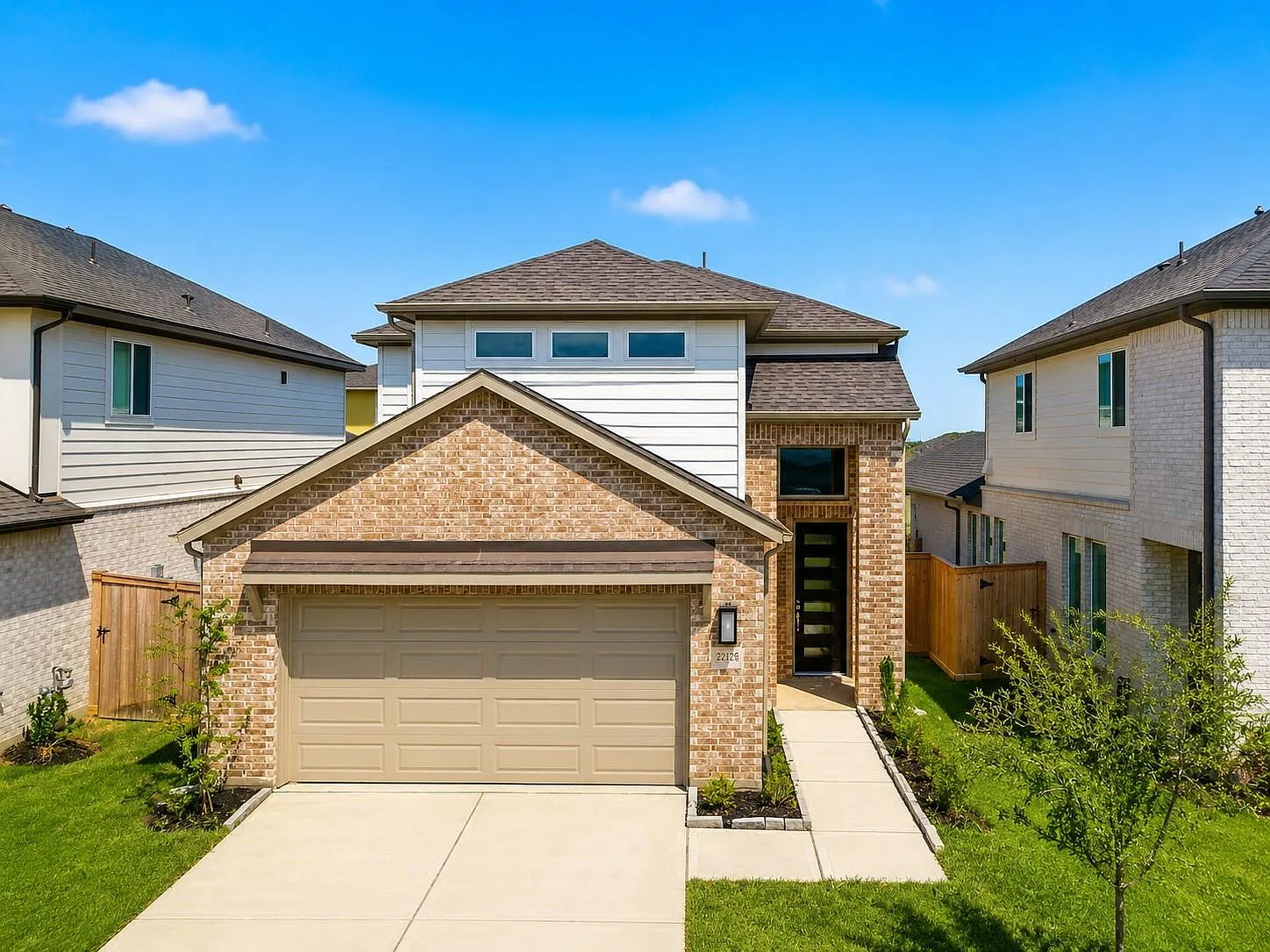 5 bed, 3.0 bath, 2413 sqft, $3,400 — Photo 1