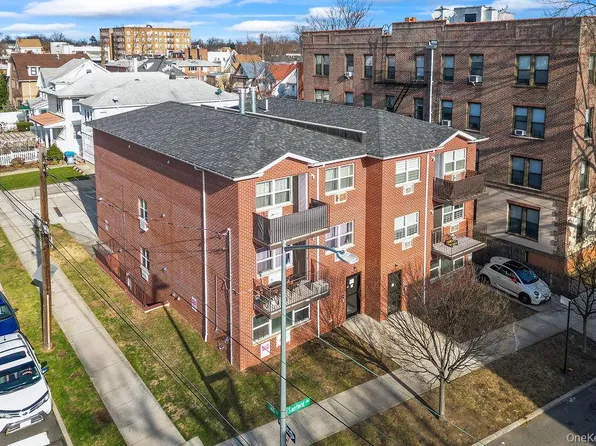 16001 Sanford Avenue, Flushing, NY 11358