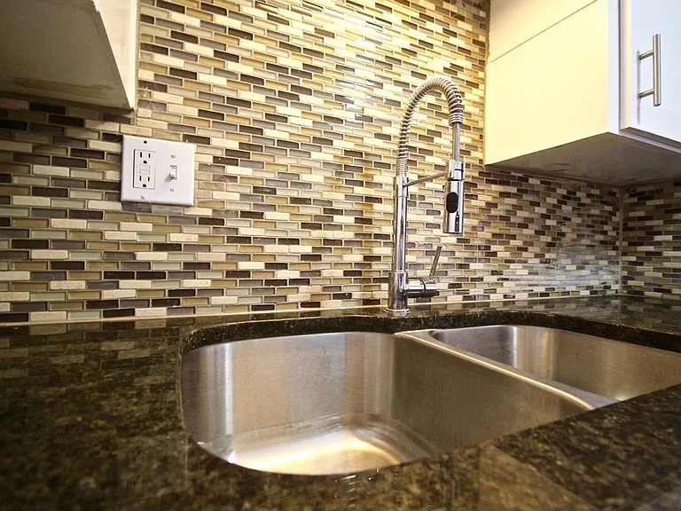 Plaza La Belle Apartments — Photo 24