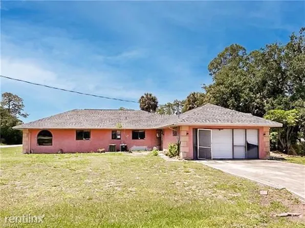 5013 26th St SW, Lehigh Acres, FL 33973