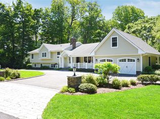 75 Oak Dr, Roslyn, NY 11576