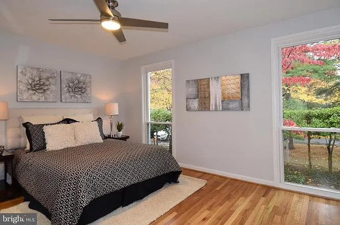 54 G St SW #B — Photo 6