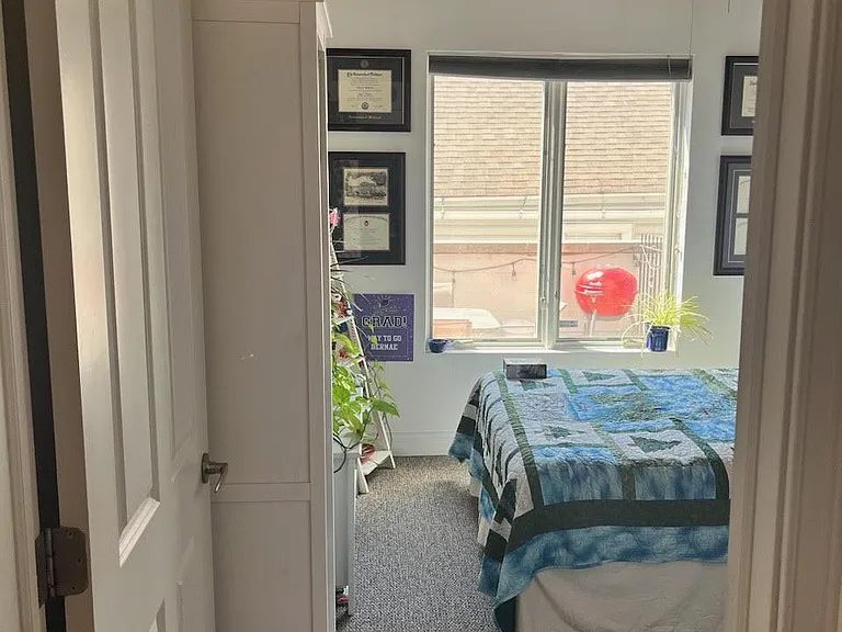 500 N Damen Ave #205 — Photo 49