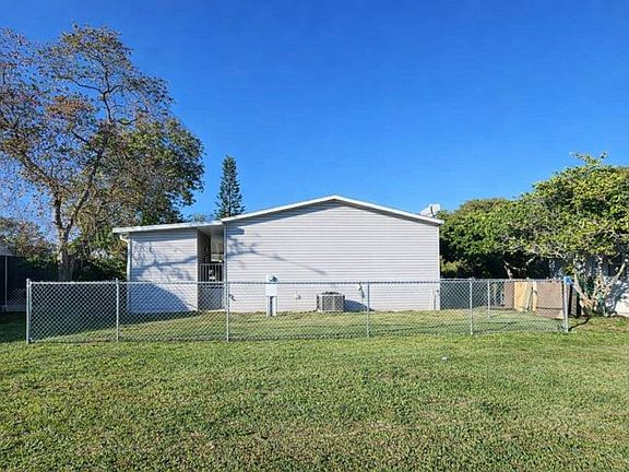 15th image of 2749 Ranch House Rd #205