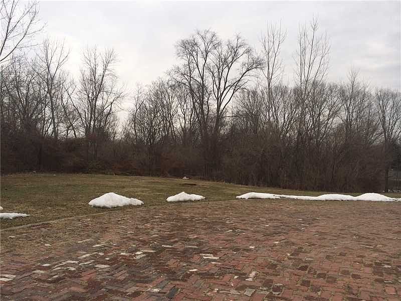 2nd image of 1739 N Mitthoeffer Rd