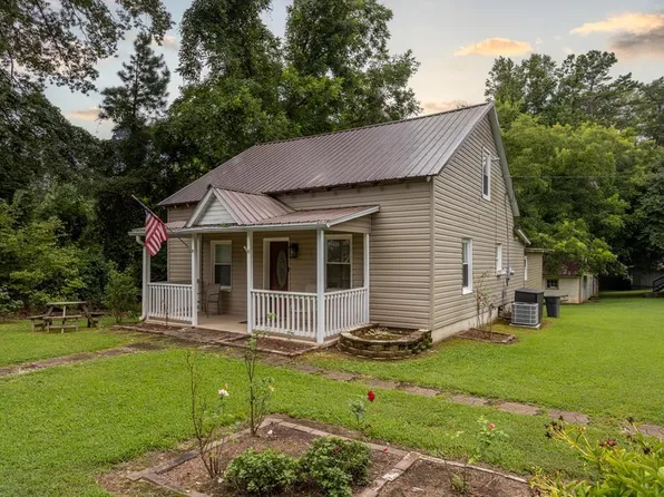 1067 Wagstaff Ln, Scottsburg, VA 24589