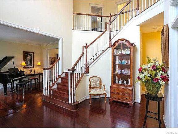 5th image of 8817 Stonebriar Dr