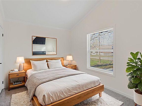 3rd image of 495 Avenue C
