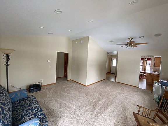 5th image of 1113 W Fairway Dr