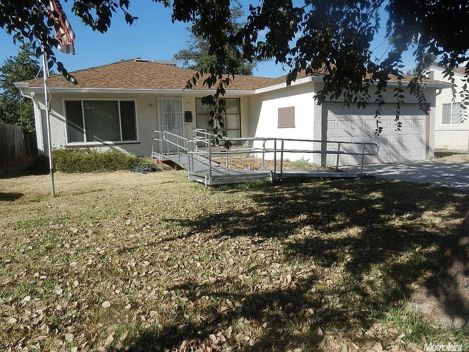 1st image of 2857 Princeton Ave