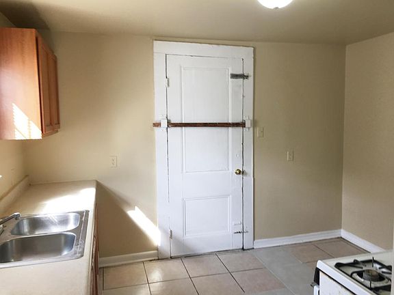 5th image of 2215 N Galvez St #2215