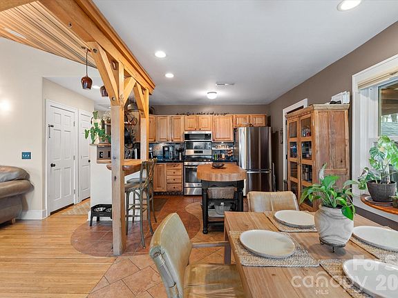 3rd image of 61 Hibriten Dr