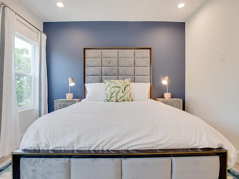 4508 Gilbert Ave #C — Photo 15