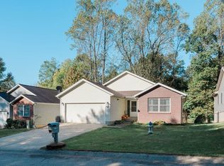 2696 S Danlyn Rd, Bloomington, IN 47403