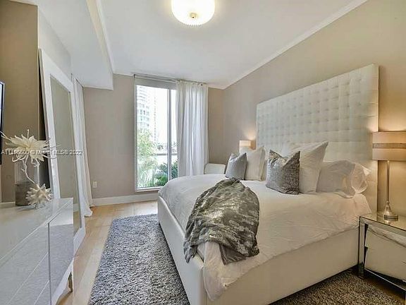 4th image of 901 Brickell Key Blvd APT 205