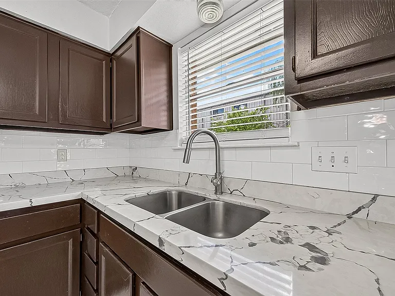 1606 Westfork Dr — Photo 15