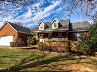2447 Whisper Creek Dr, Friendsville, TN 37737