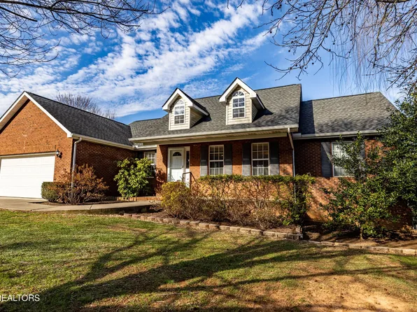 2447 Whisper Creek Dr, Friendsville, TN 37737