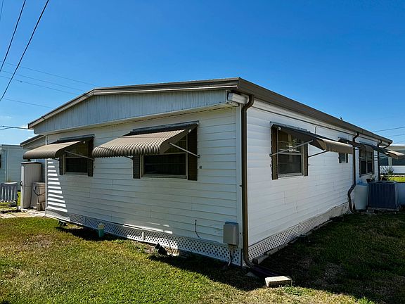 4th image of 1265 Jamestown Dr